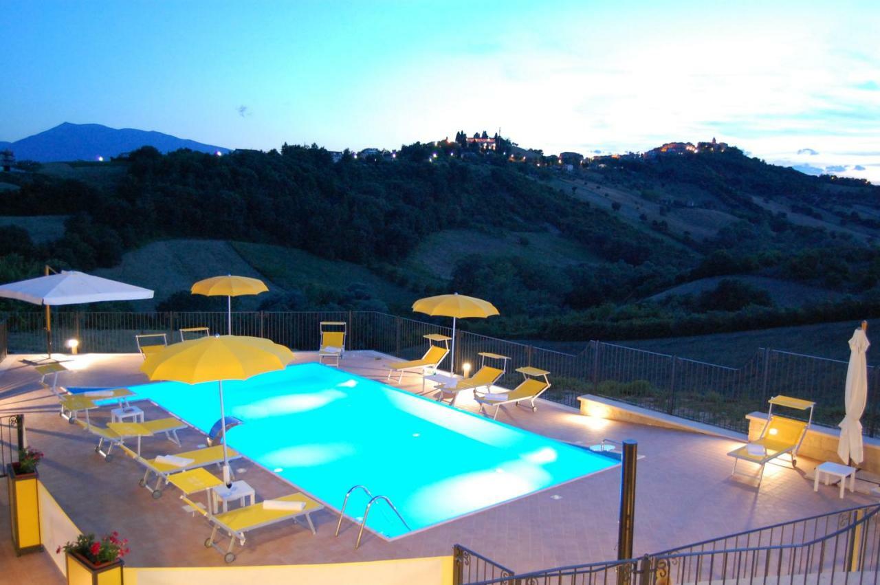 Bed and Breakfast La Tana Dei Leoni à Monsampolo Del Tronto Extérieur photo